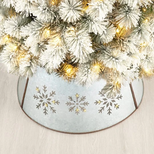 Glitzhome® 21" Snowflake Diecut Metal Tree Collar With Light String 9 Glitzhome® 21" Snowflake Diecut Metal Tree Collar With Light String - Image 7