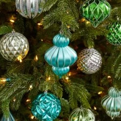 12ct. 4" Green & Silver Shatterproof Luxe Ornament Set 13 12ct. 4" Green & Silver Shatterproof Luxe Ornament Set -Holiday Glow D322192S 5