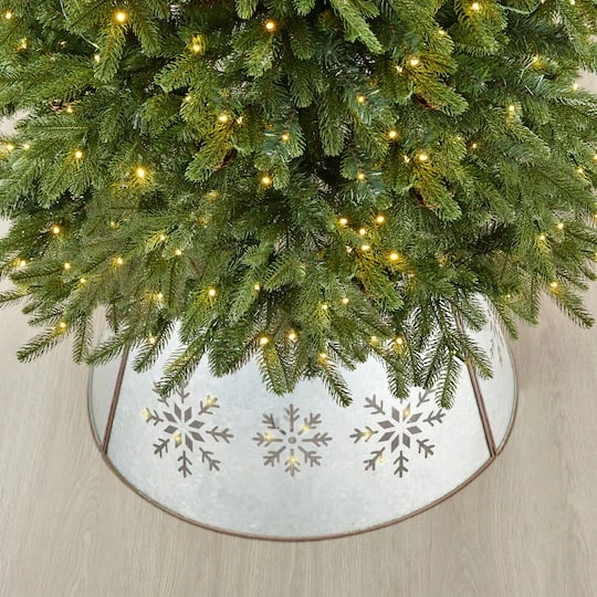 Glitzhome® Silver 26" LED Snowflake Cutout Metal Tree Collar 7 Glitzhome® Silver 26" LED Snowflake Cutout Metal Tree Collar - Image 5