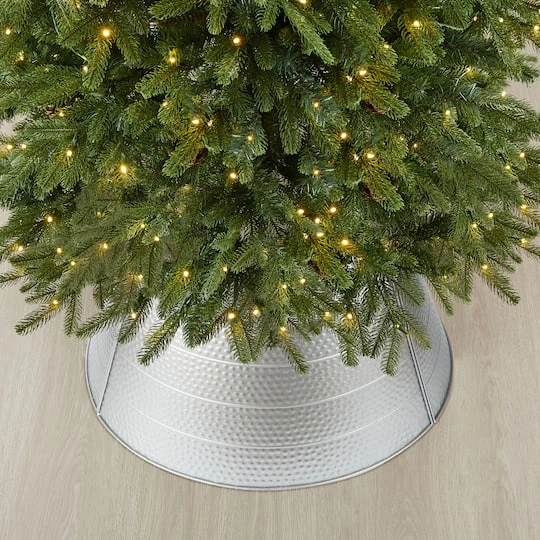 Glitzhome® 26" Hammered Metal Tree Collar Silver 8 Glitzhome® 26" Hammered Metal Tree Collar Silver - Image 6