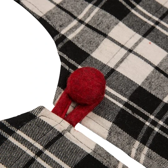 Glitzhome® Black & White Plaid Stockings & Tree Skirt Set 9 Glitzhome® Black & White Plaid Stockings & Tree Skirt Set - Image 7