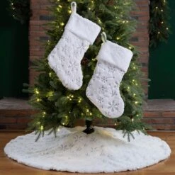 Glitzhome® White Plush Snowflake Stockings & Tree Skirt Set -Holiday Glow D479597S 2