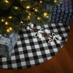 52" General Store Collection Black & White Plaid Tree Skirt -Holiday Glow D531319S 2