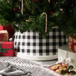 DII® Black & White Buffalo Check Holiday Tree Collar -Holiday Glow D540069S 5